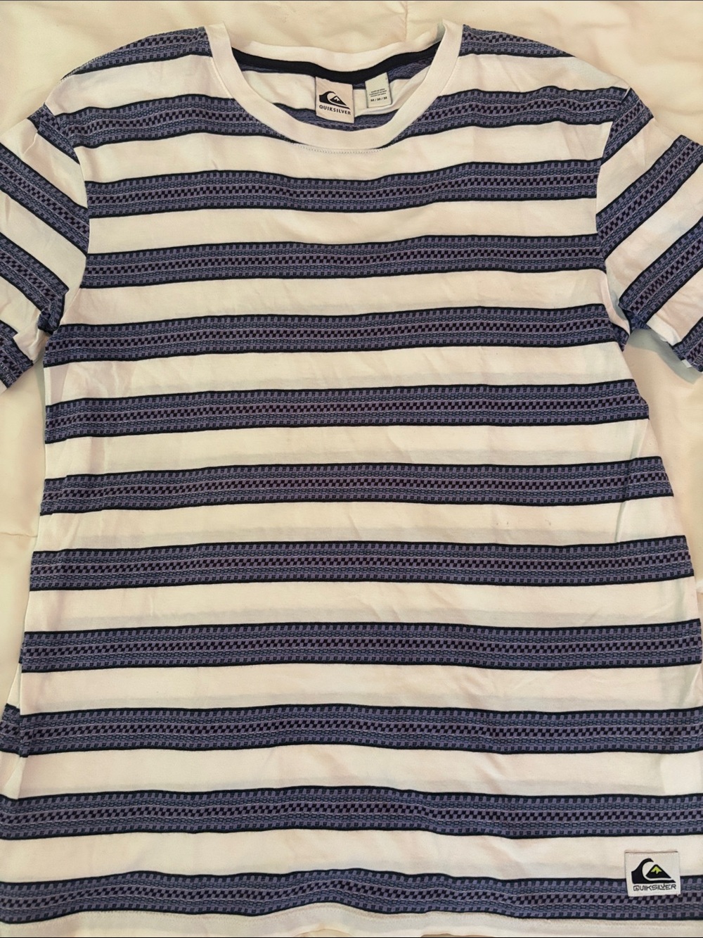 Quiksilver White and Navy Striped Mens Short Sleeve Tee MEDIUM 100% Cotton
